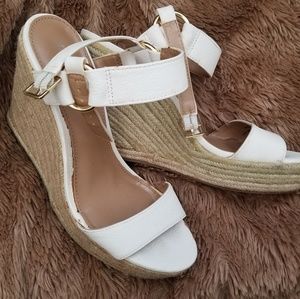 Merona cream wedges size 6.5